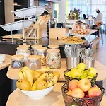 Hotel Novotel Montreuil Vincennes 4*